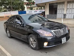 Toyota Crown 2012 Black