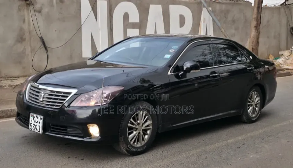 Toyota Crown 2012 Black