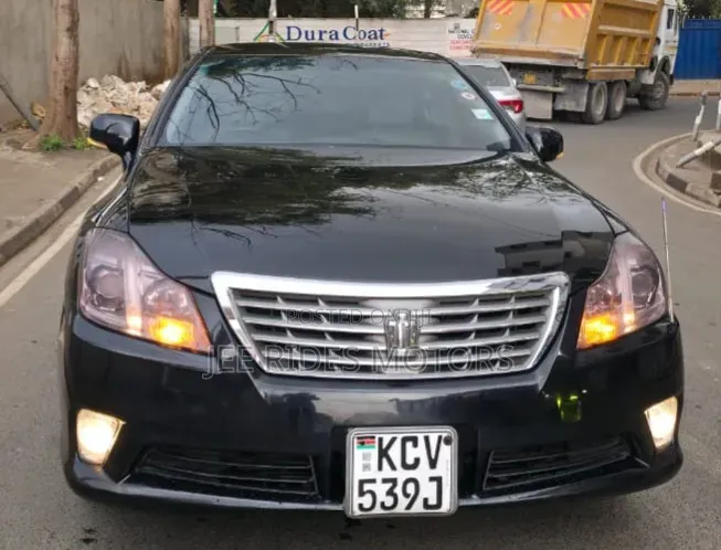 Toyota Crown 2012 Black