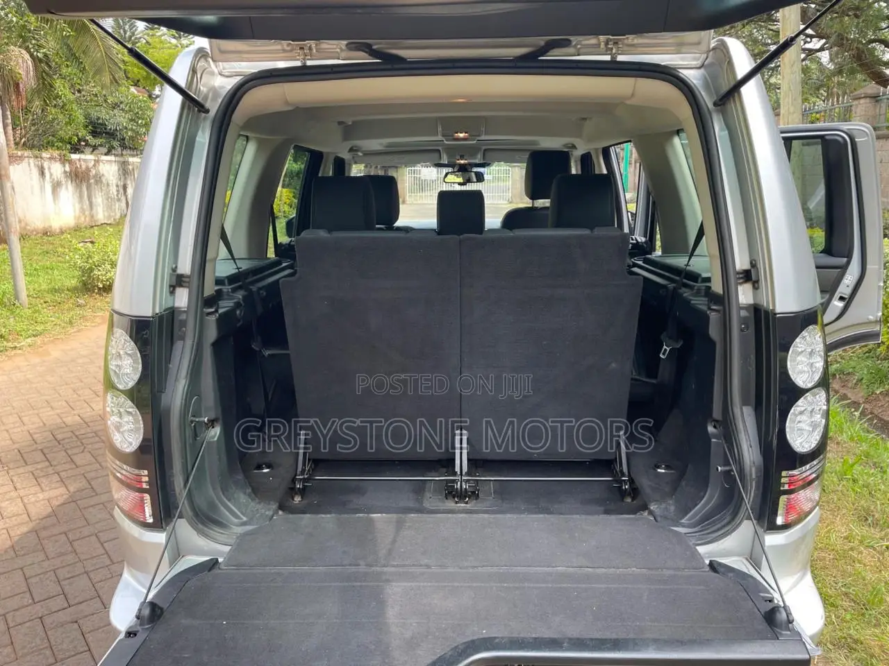 Land Rover Discovery 2015 Silver