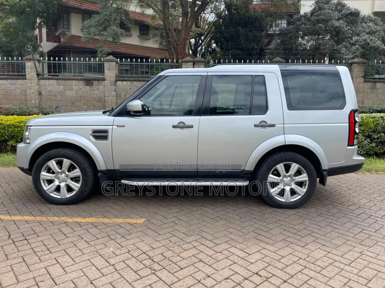 Land Rover Discovery 2015 Silver