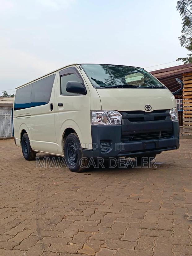 Toyota HiAce 2019 - thumbnail 3