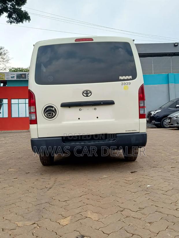 Toyota HiAce 2019 - thumbnail 5