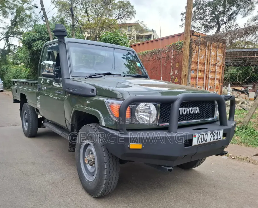 Toyota Land Cruiser 2013 Green