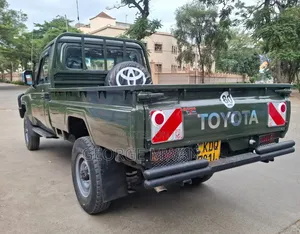 Toyota Land Cruiser 2013 Green