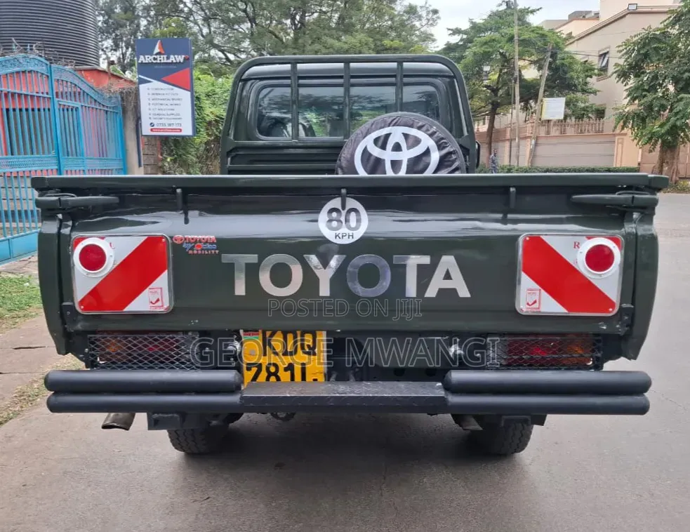 Toyota Land Cruiser 2013 Green