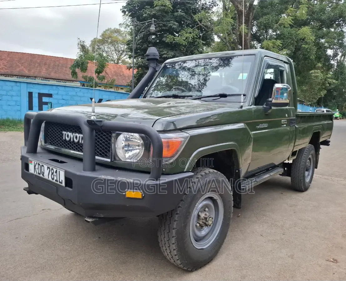 Toyota Land Cruiser 2013 Green