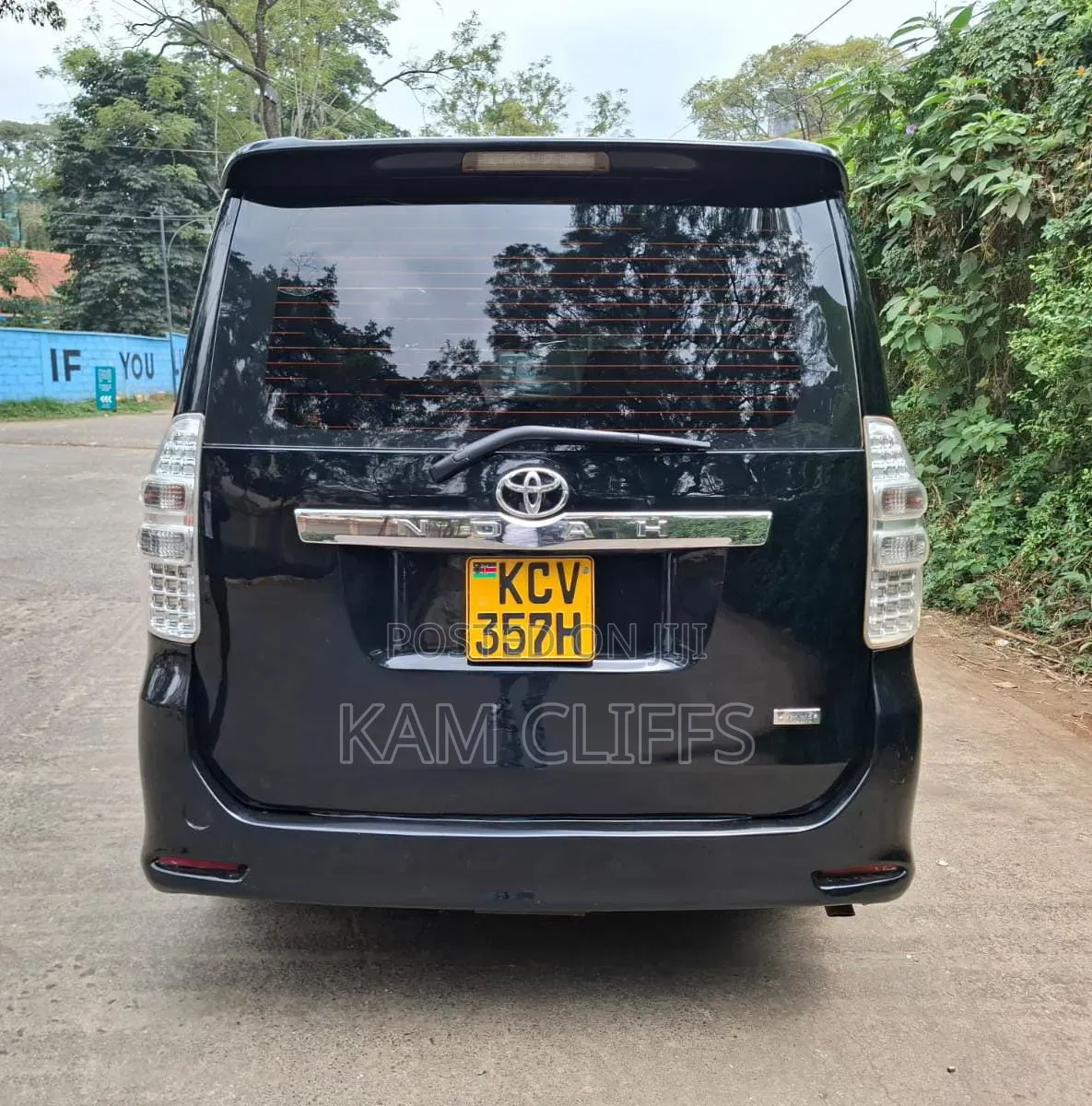 Toyota Noah 2013 Silver