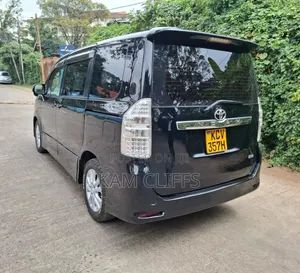 Toyota Noah 2013 Silver