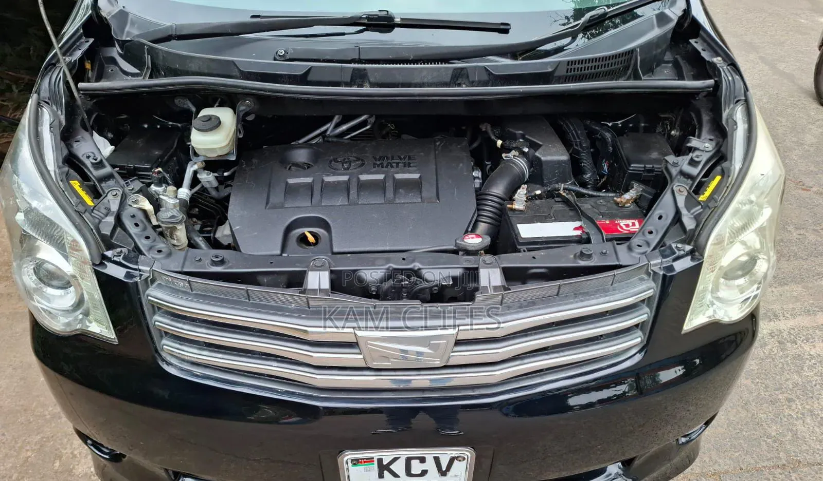 Toyota Noah 2013 Silver