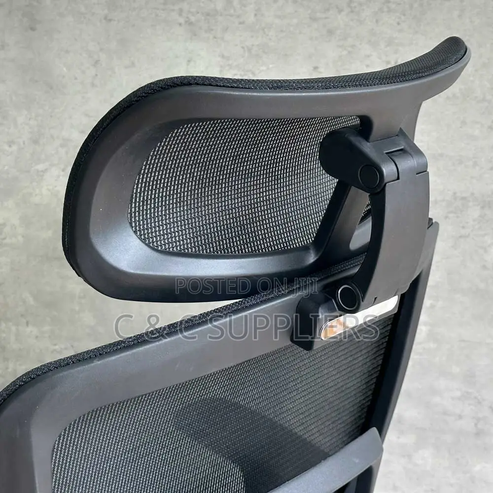 Ergonomic High Back Swivel Seat.