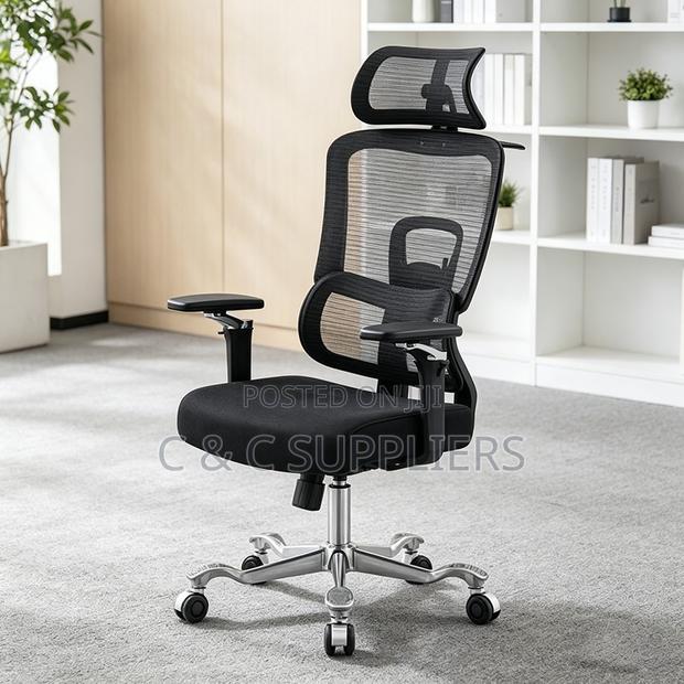 Ergonomic High Back Swivel Seat. - thumbnail 6