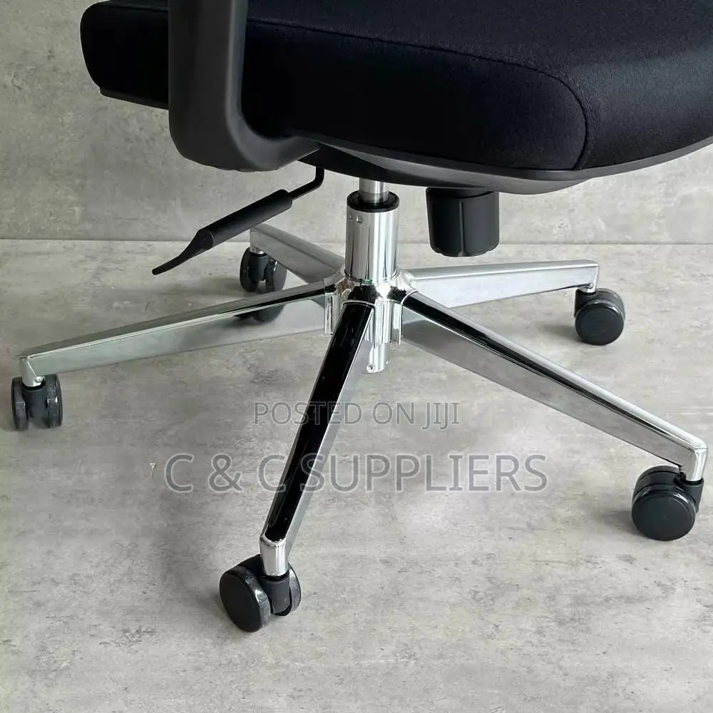 Ergonomic High Back Swivel Seat.