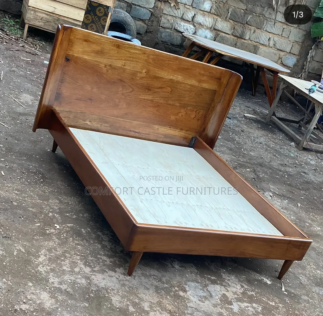 Wooden 5*6 Bed, Sleigh Design