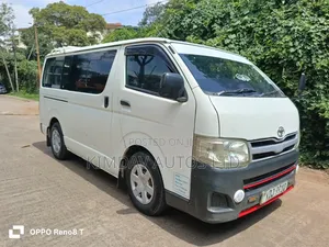 Toyota HiAce 2014 Off white