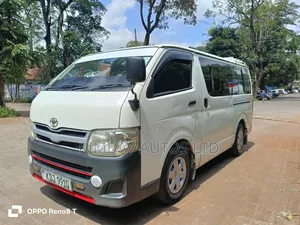 Toyota HiAce 2014 Off white