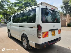 Toyota HiAce 2014 Off white