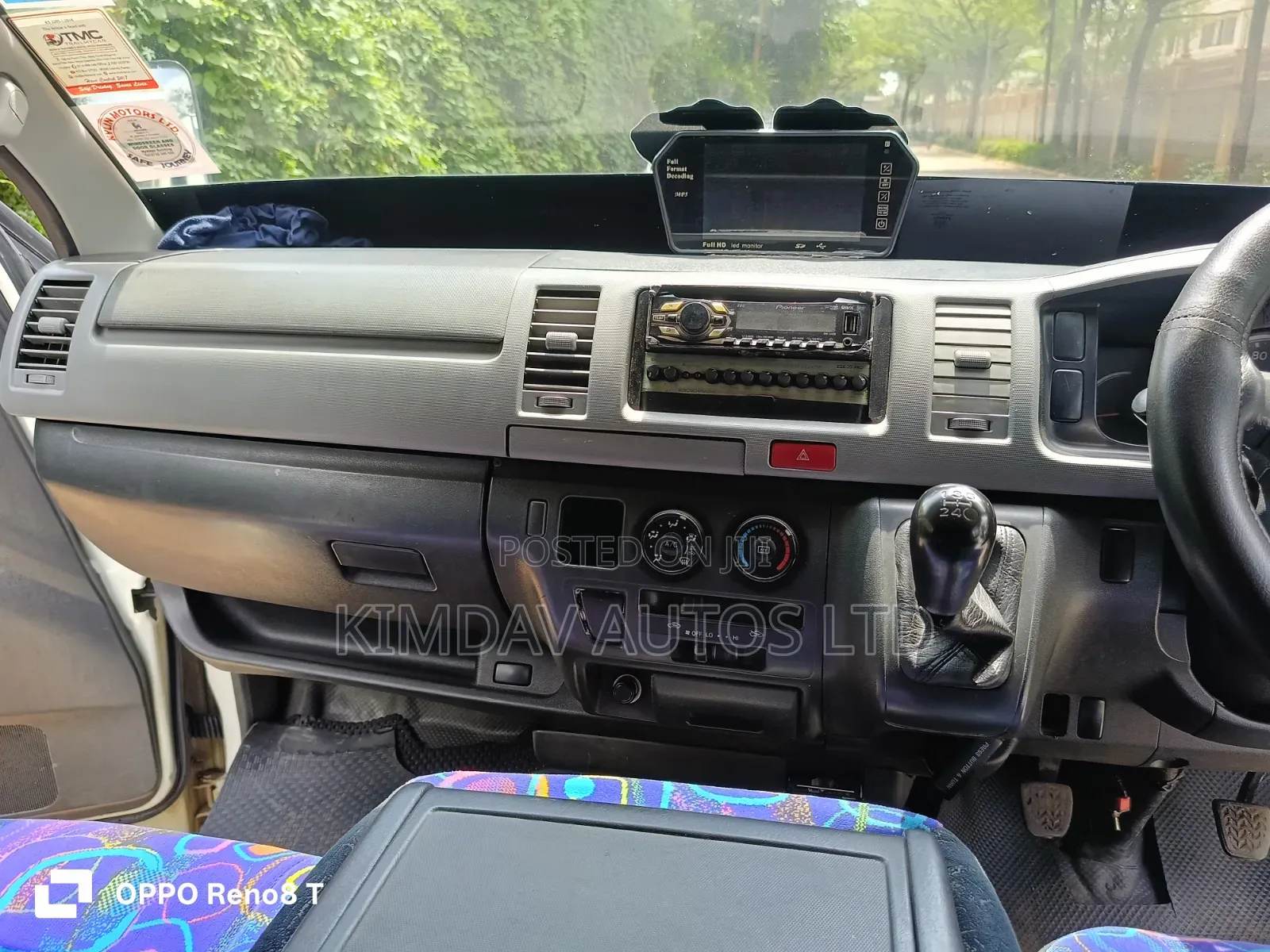 Toyota HiAce 2014 Off white