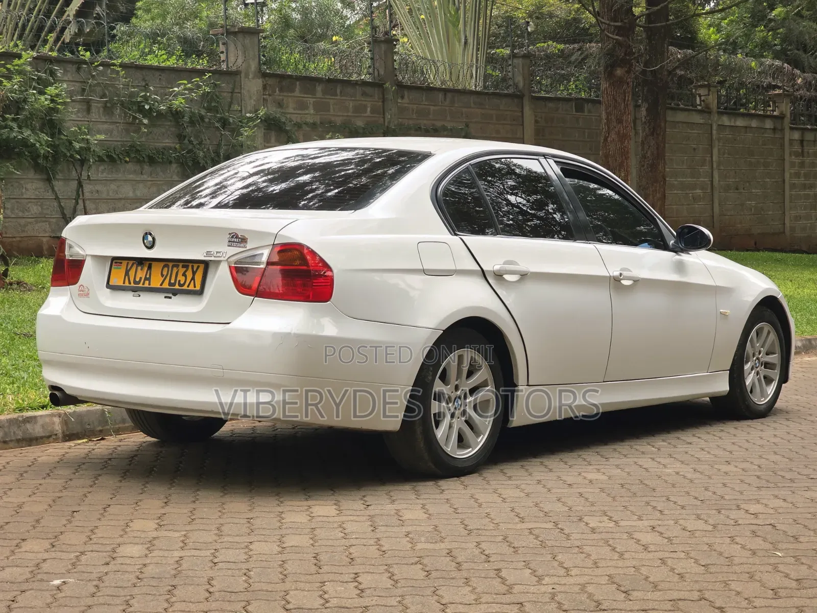 BMW 320i 2007 White