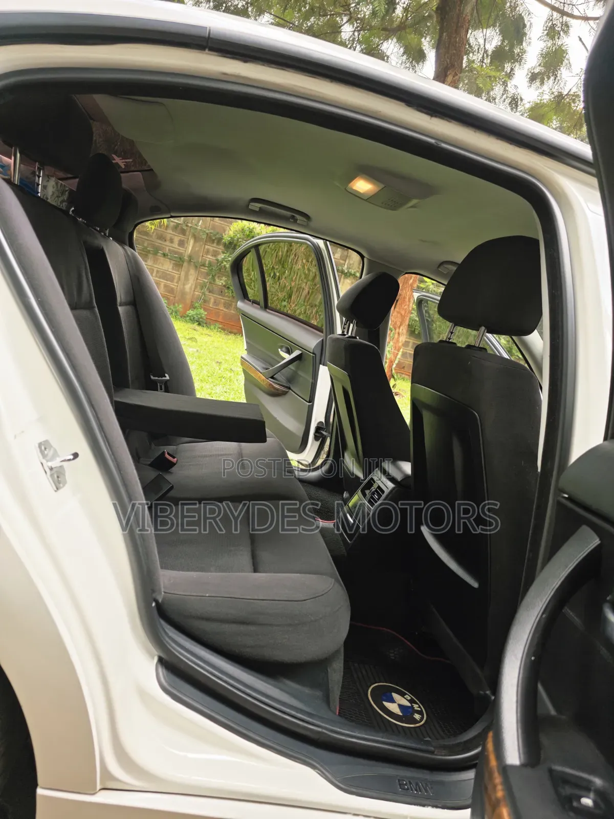BMW 320i 2007 White