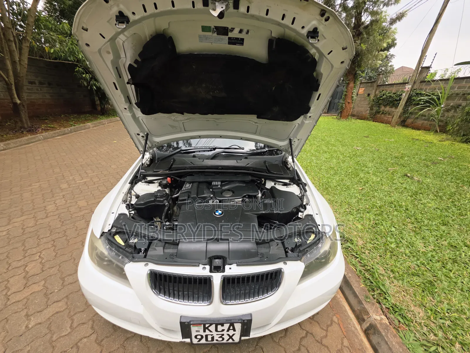 BMW 320i 2007 White