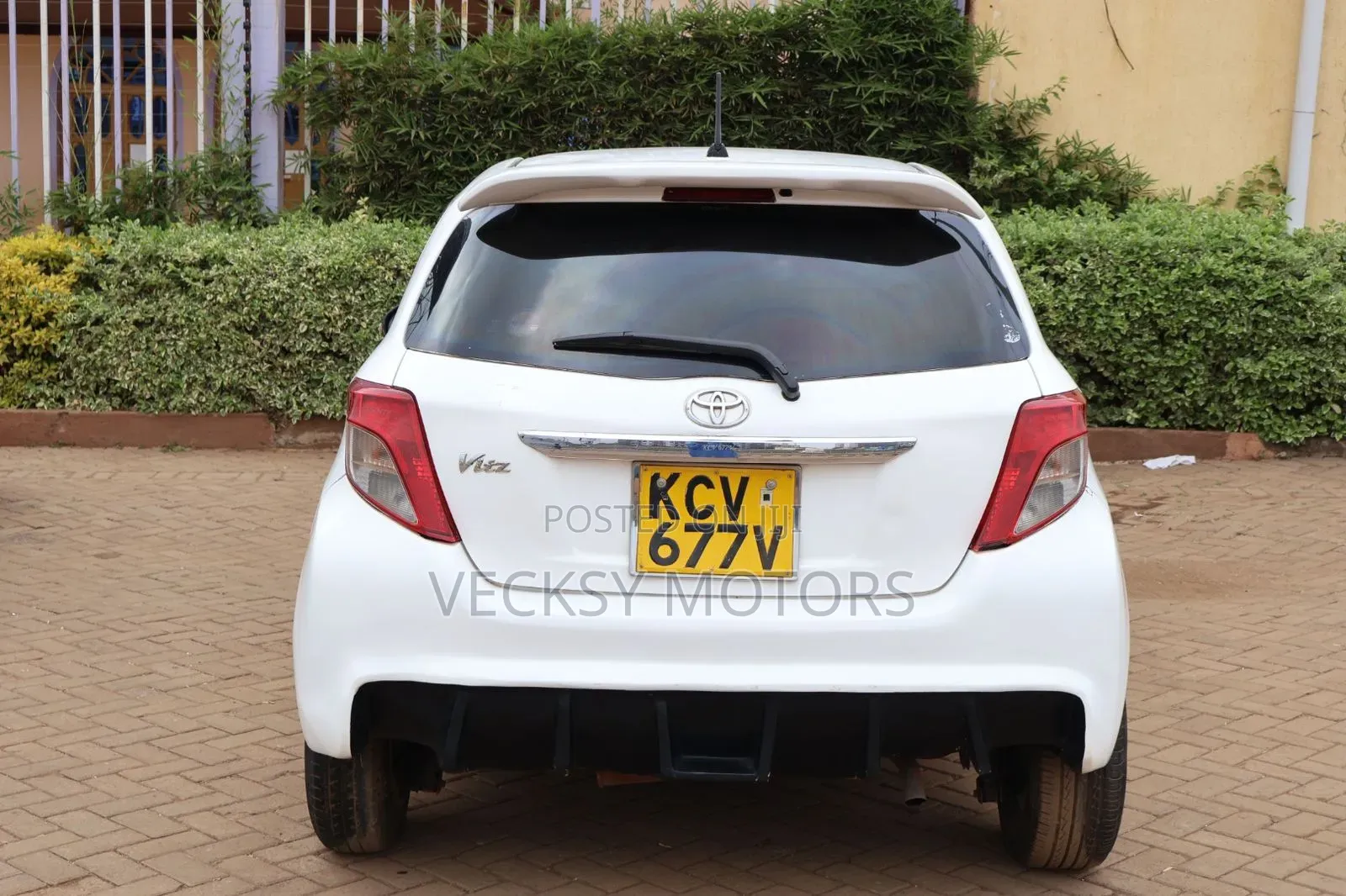 Toyota Vitz 2012 White