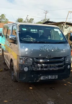 Toyota HiAce 2011 Silver