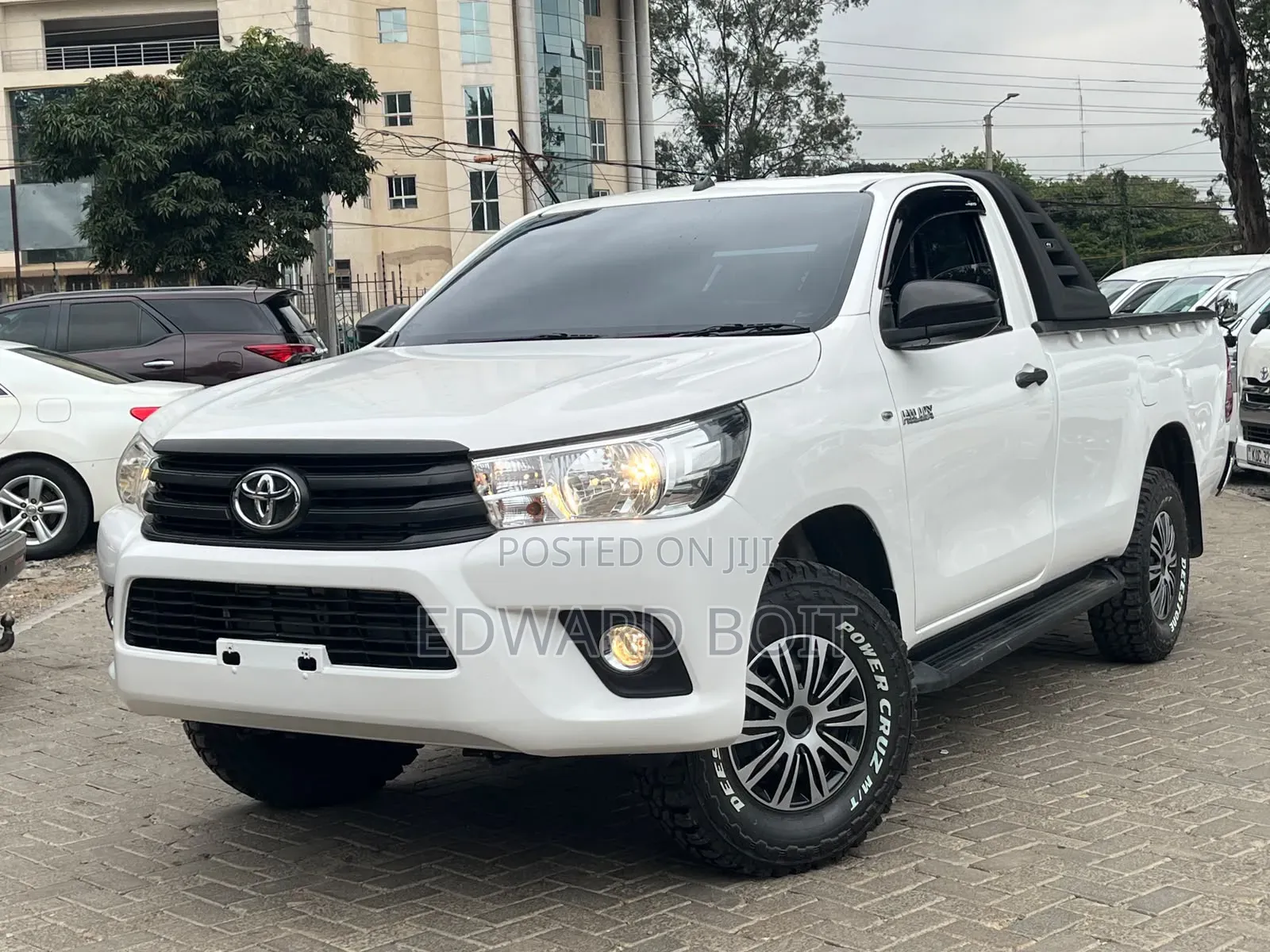 Toyota Hilux 2019 White