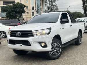 Toyota Hilux 2019 White