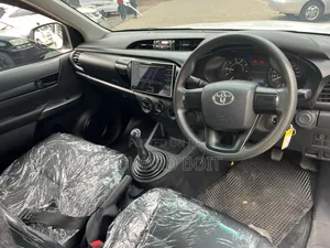 Toyota Hilux 2019 White