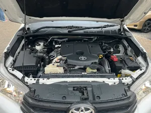 Toyota Hilux 2019 White