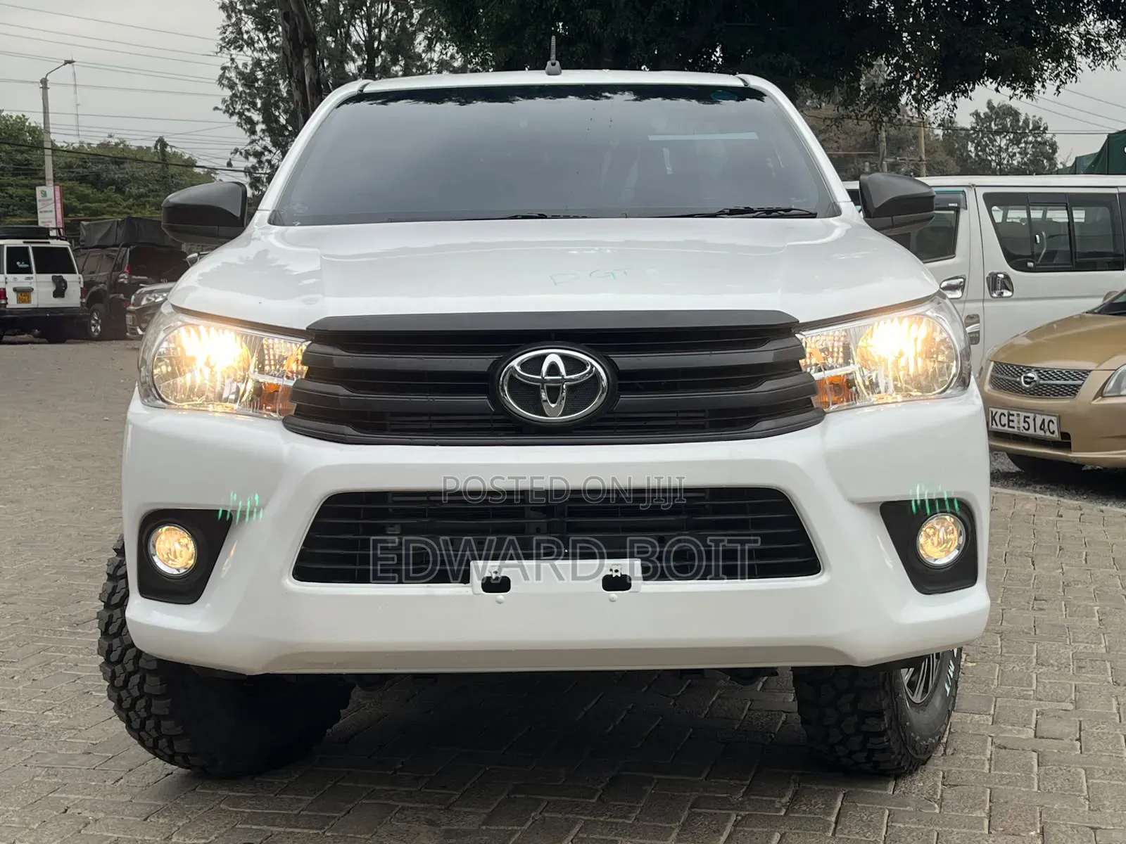 Toyota Hilux 2019 White