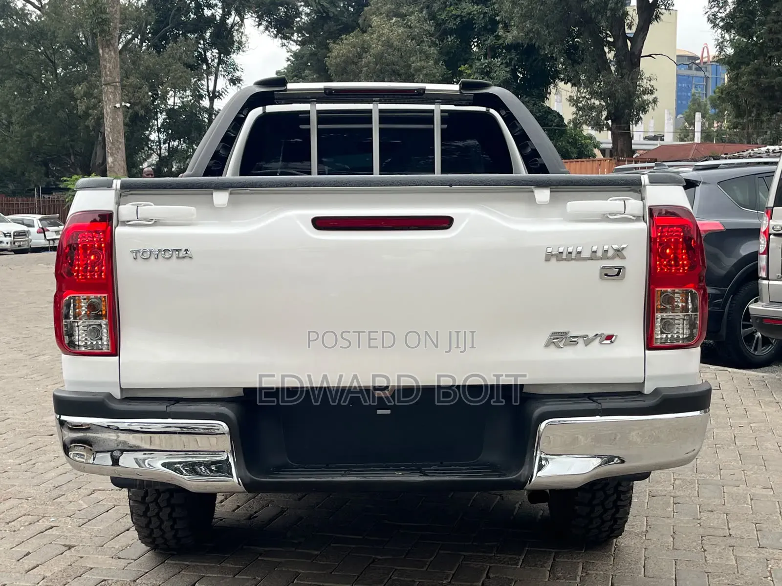 Toyota Hilux 2019 White