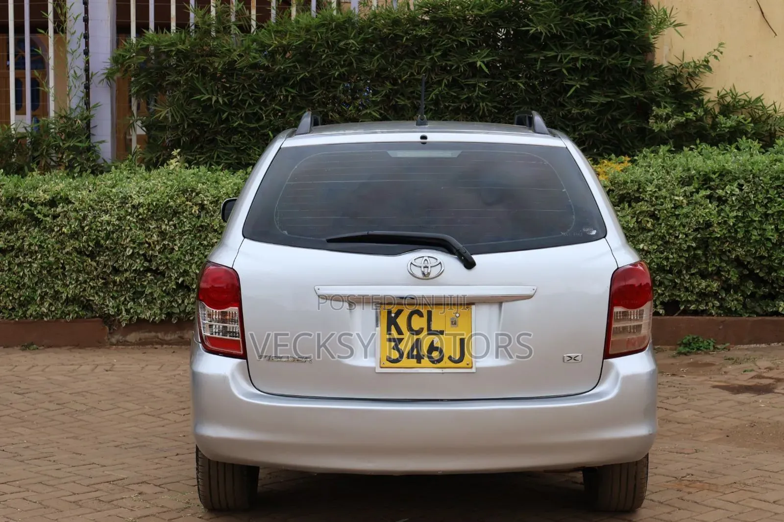 Toyota Corolla Fielder 2012 Silver