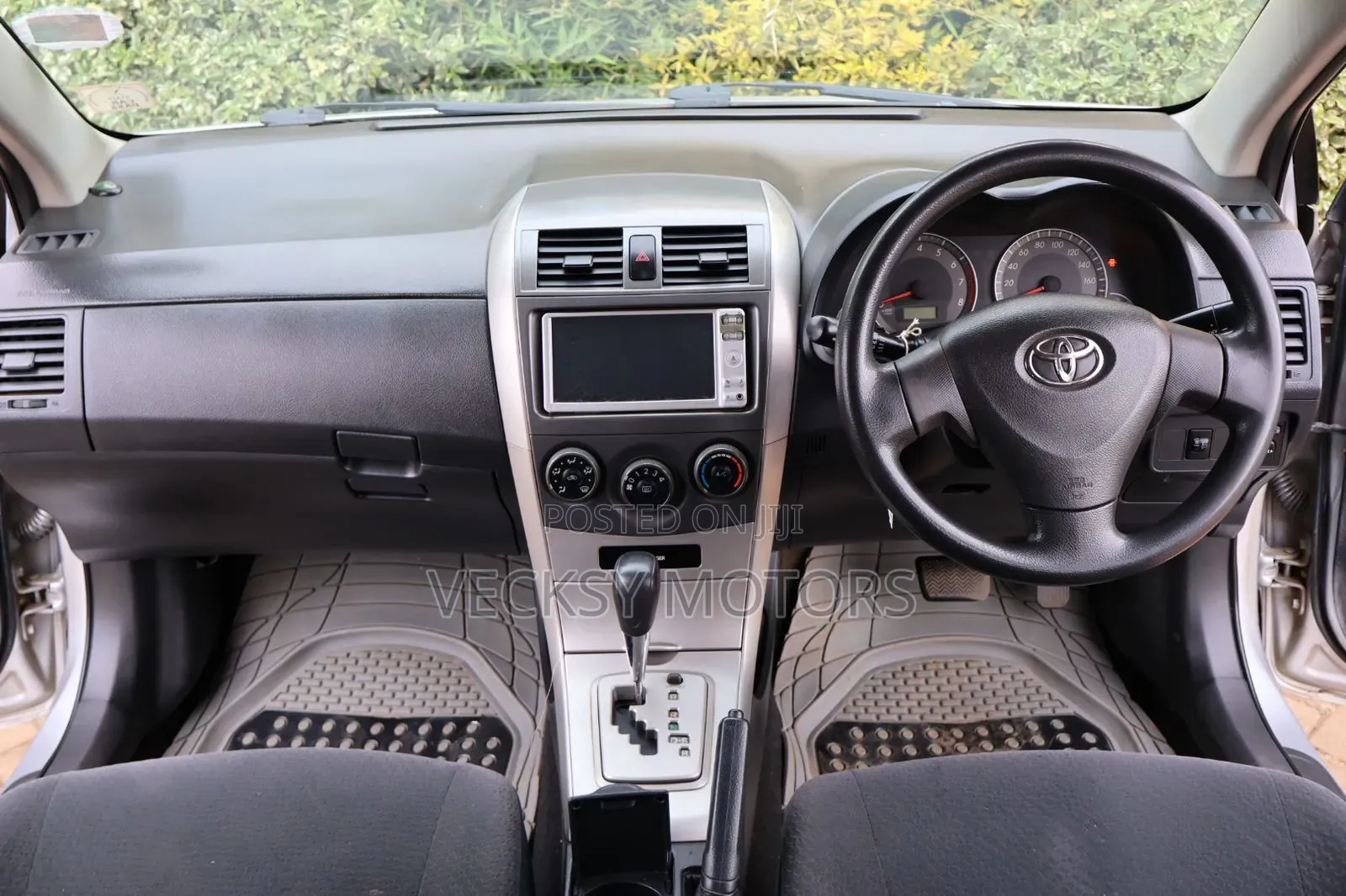 Toyota Corolla Fielder 2012 Silver