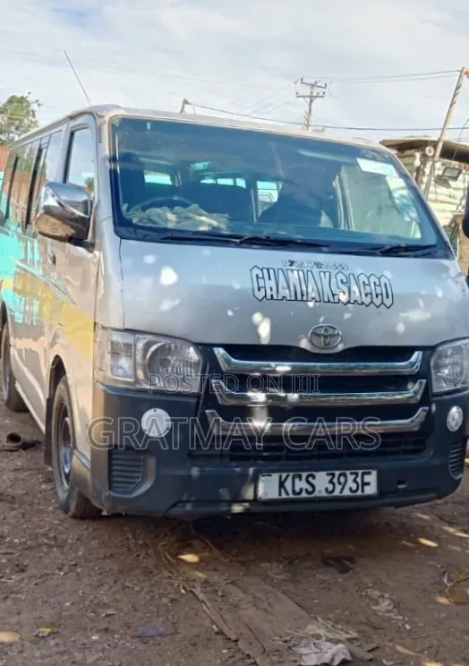 Toyota HiAce 2011 Silver