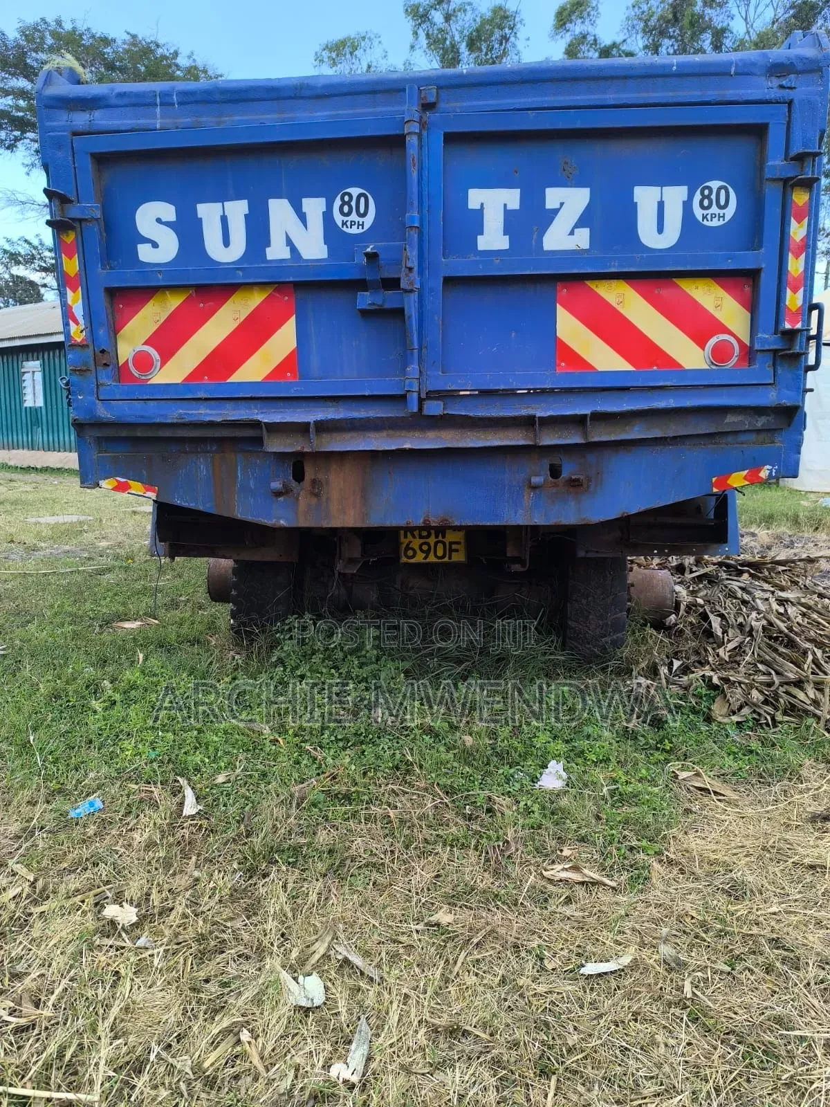 Benz 3235 Double Steering Tipper.