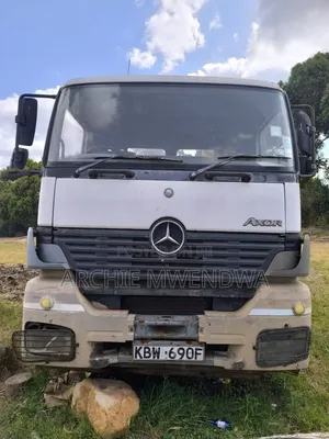 Benz 3235 Double Steering Tipper.