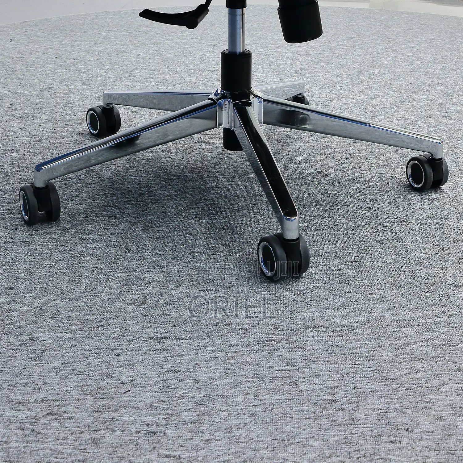Executive Office Chair : Orthopedic Swivel Chair