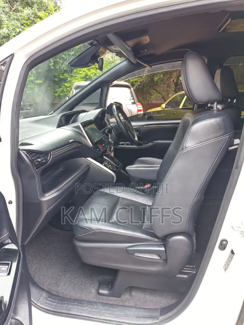 Toyota Esquire 2018 White