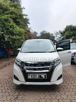 Toyota Esquire 2018 White