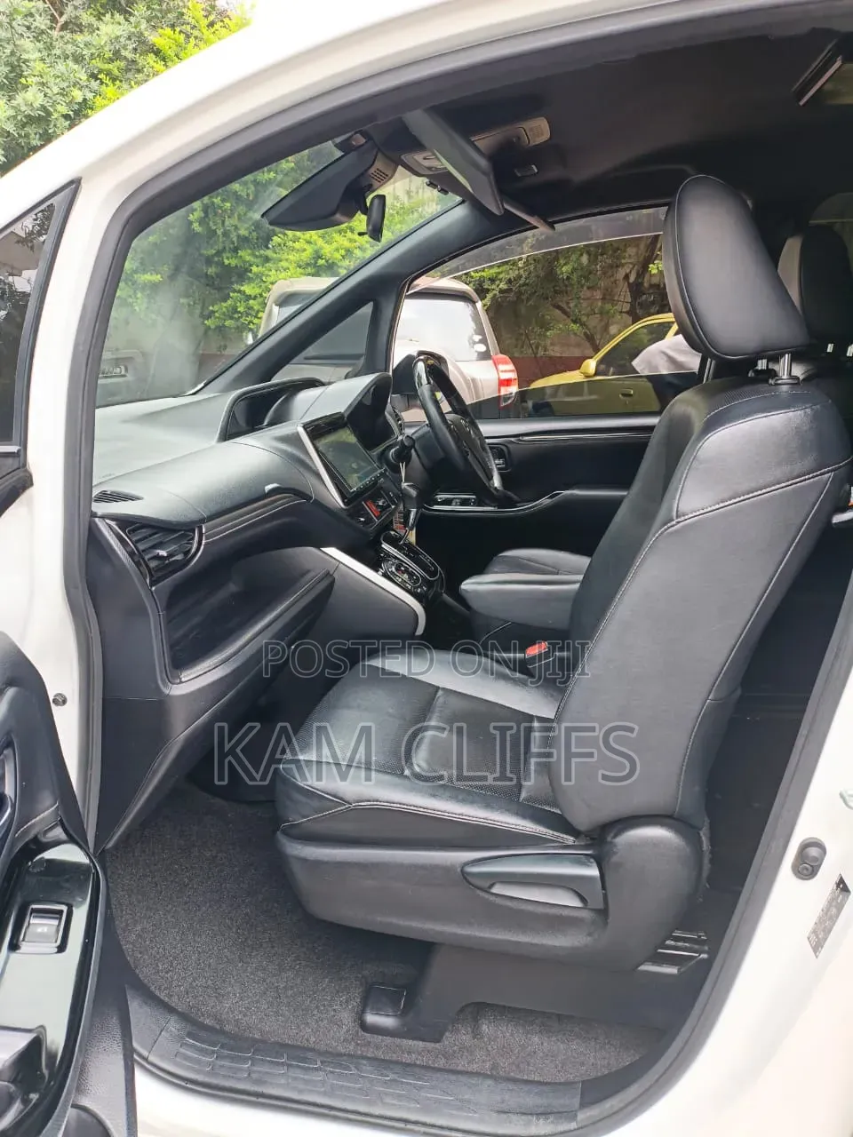 Toyota Esquire 2018 White