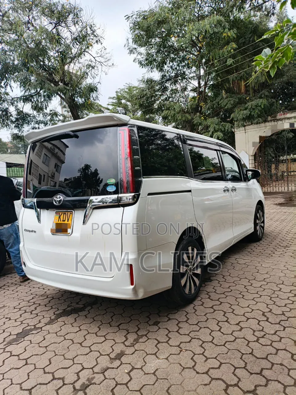 Toyota Esquire 2018 White