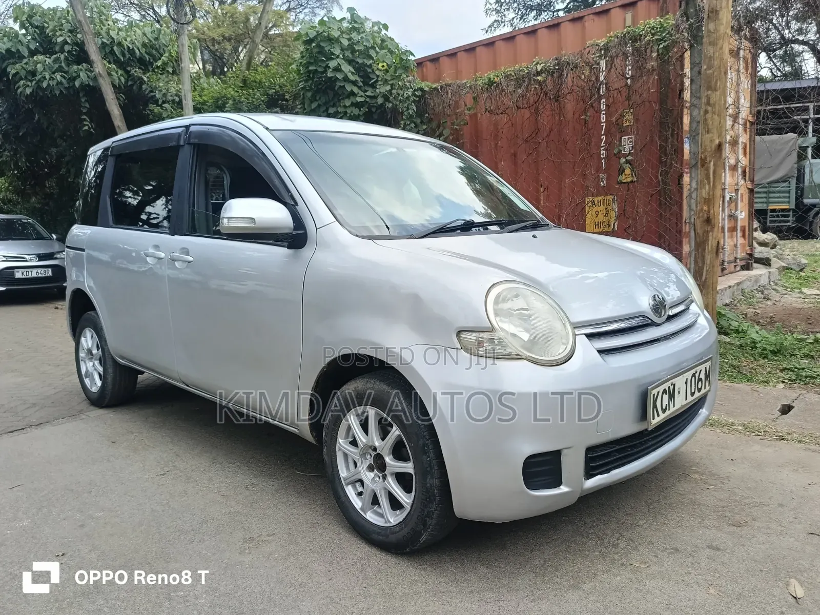 Toyota Sienta 2010 Silver