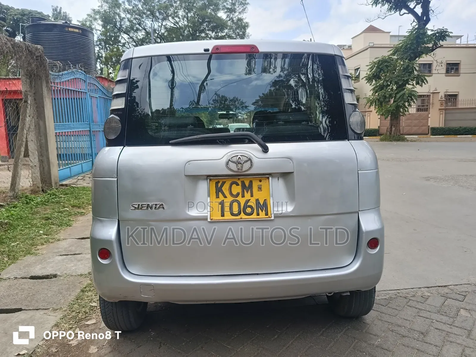 Toyota Sienta 2010 Silver
