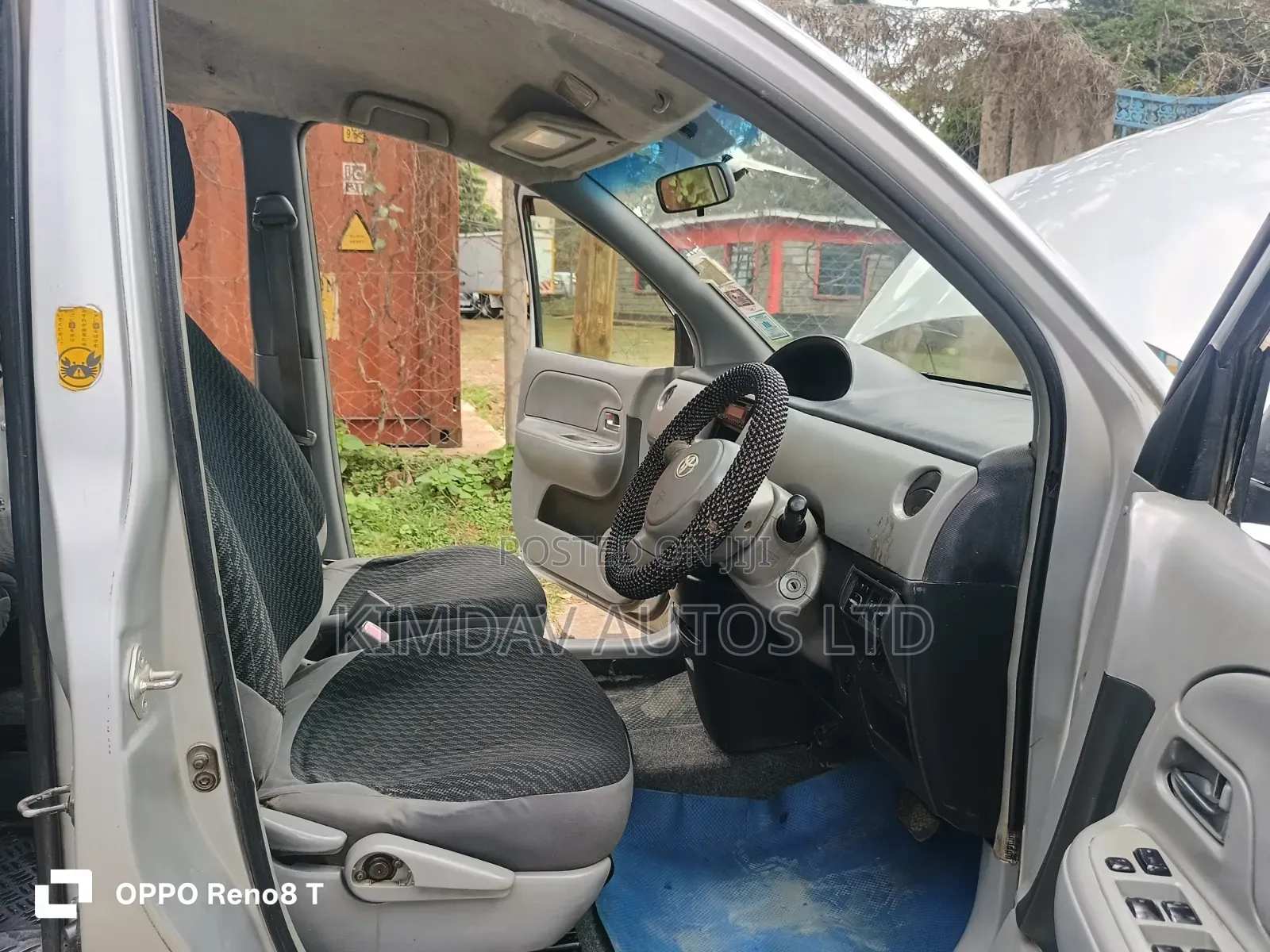 Toyota Sienta 2010 Silver
