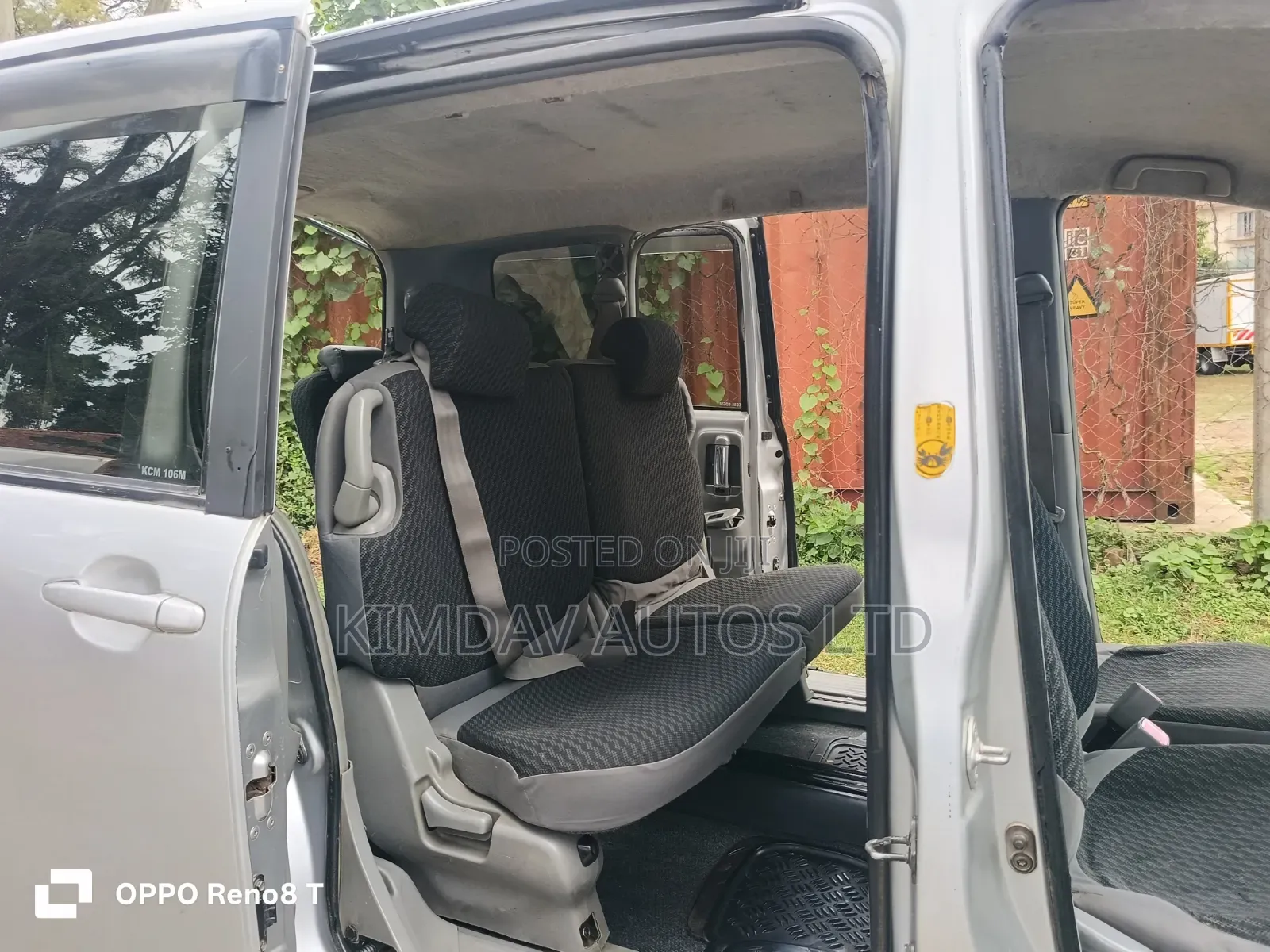Toyota Sienta 2010 Silver