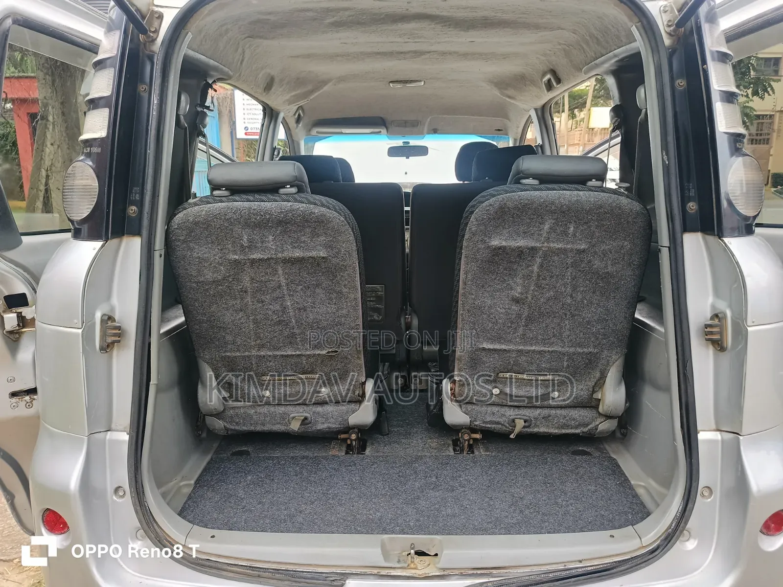 Toyota Sienta 2010 Silver