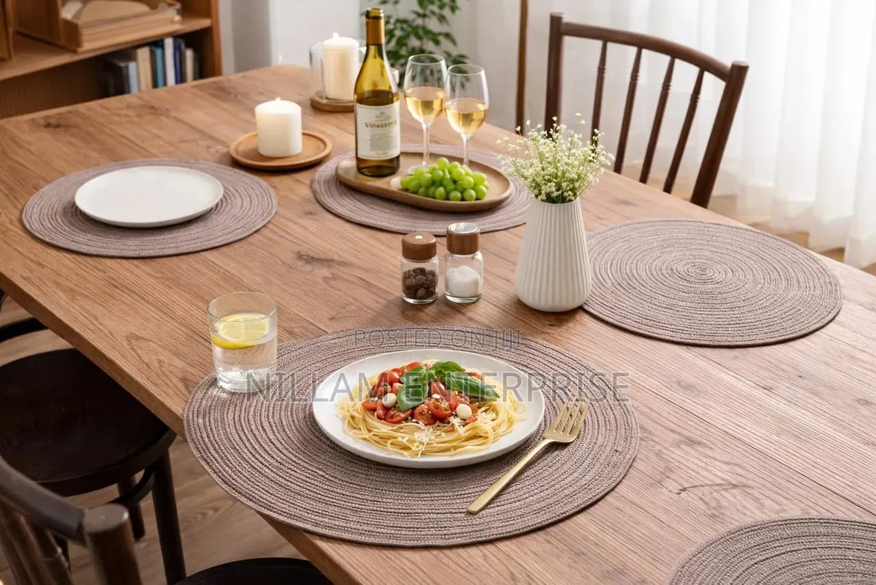 Elegant Round Woven Placemats Durable Washable