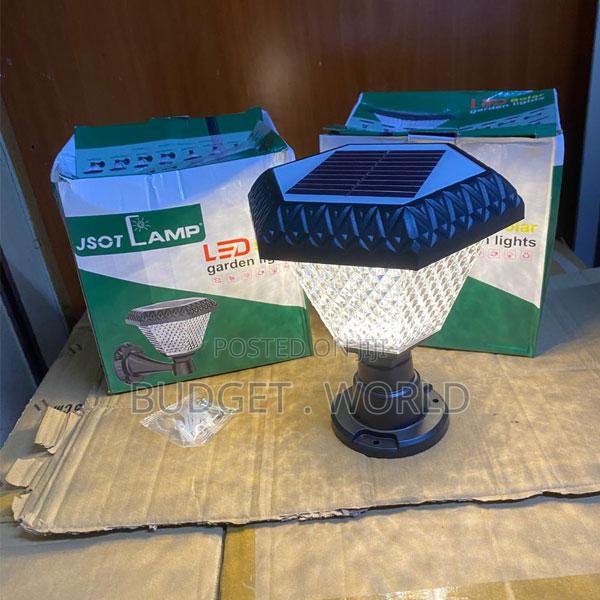 . Solar Led Garden Fence Light – Automatic Dusk-to-Dawn Operation